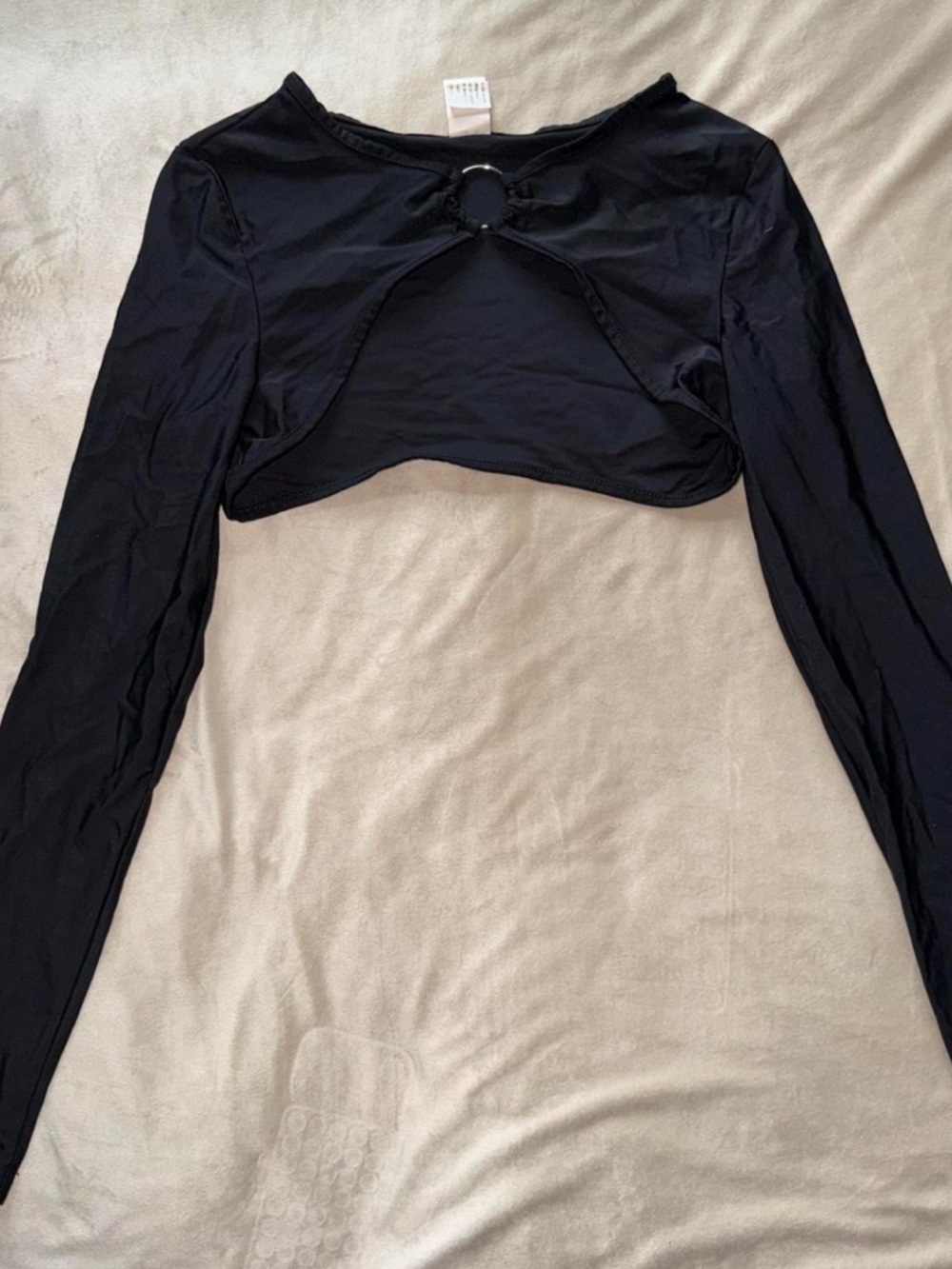 Black Long-Sleeve Crop Shrug Top with Front Ring Detail